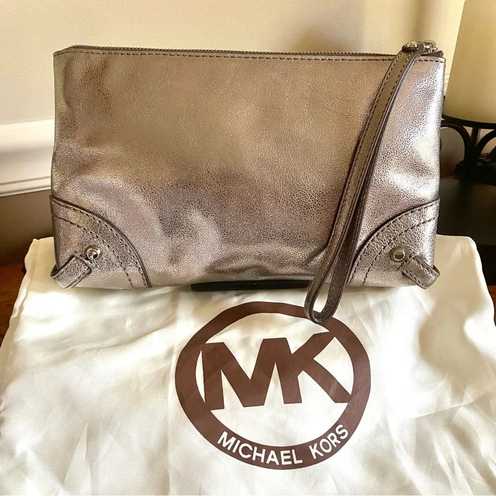 Michael Kors Fallon Metallic gray leather Wristlet Clutch with dust bag NWOT